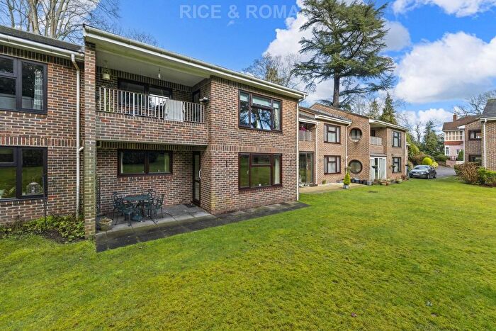 1 Bedroom Flat For Sale In Clarefield Court, Ascot, SL5