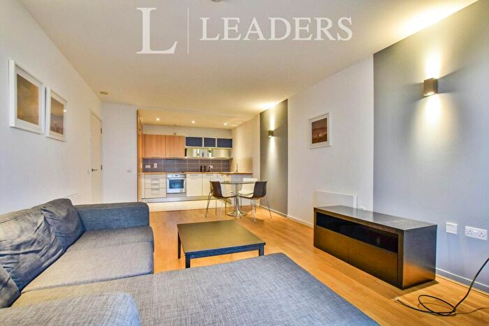 2 Bedroom Apartment To Rent In Skyline Central, Goulden Street, Manchester, M4