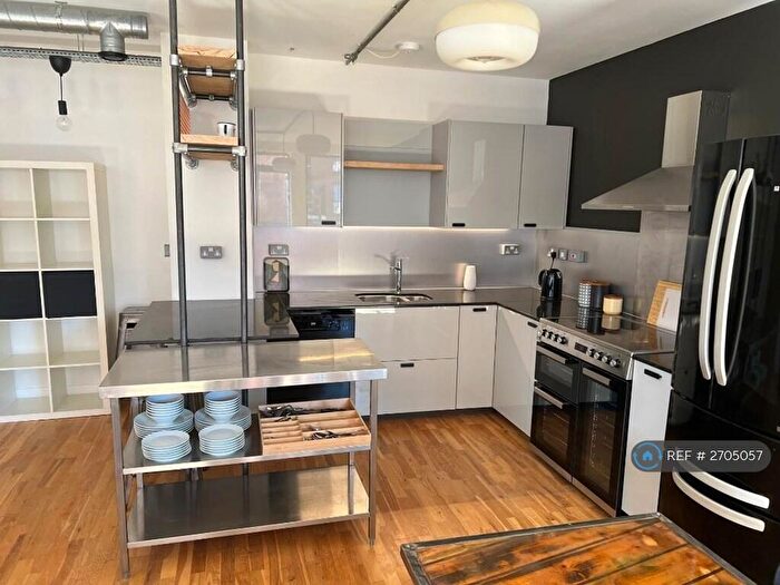 3 Bedroom Flat To Rent In Wilder Street, Bristol, BS2