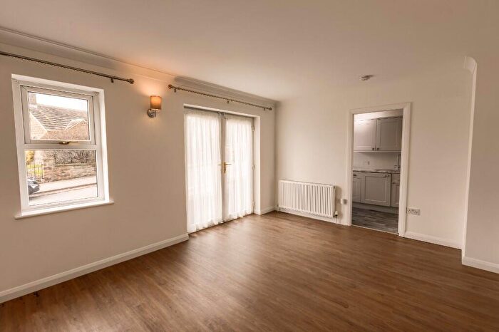 2 Bedroom Apartment To Rent In Hillcroft Place, Town Street, Leeds, West Yorkshire, LS20