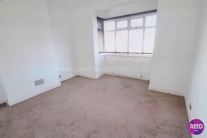 3 Bedroom Flat To Rent In Finchley Road, Westcliff On Sea, SS0