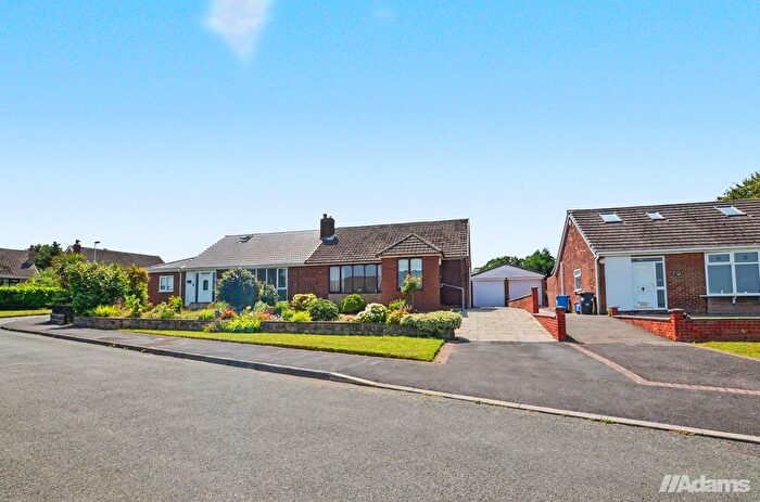 2 Bedroom Semi-detached Bungalow For Sale In Penrhyn Crescent, Higher Runcorn, WA7
