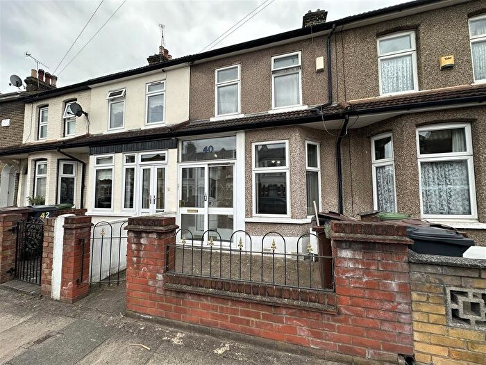 4 Bedroom Terraced House To Rent In Harrow Road, Barking, IG11