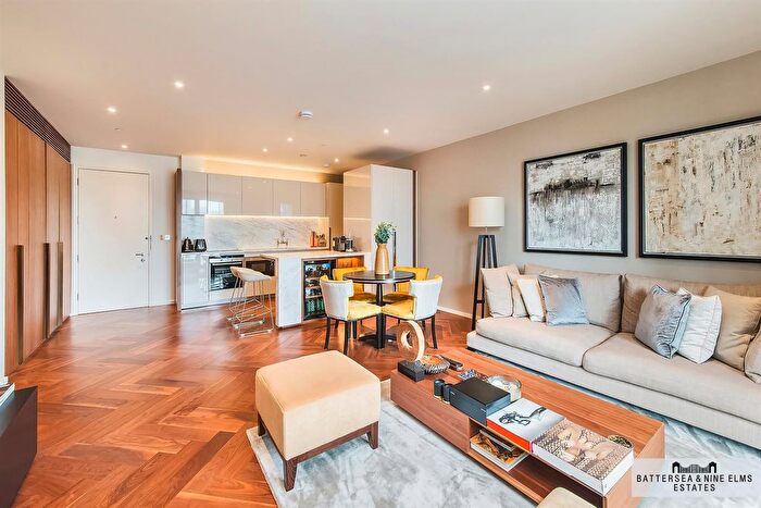 2 Bedroom Flat To Rent In Ambassador Building, Embassy Gardens, SW11