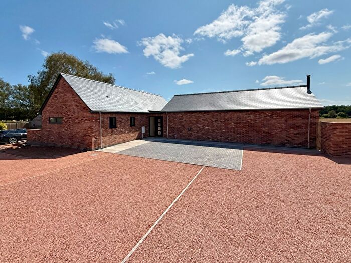 3 Bedroom Bungalow For Sale In Russett Close, Crowmoor Lane, Tillington, Hereford, HR4