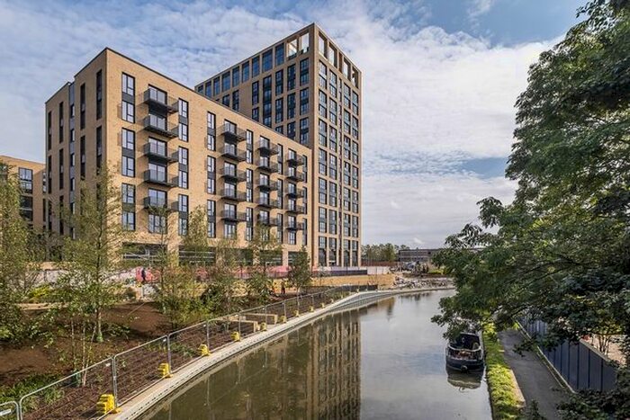 Studio To Rent In Grenan Square, Greenford, UB6