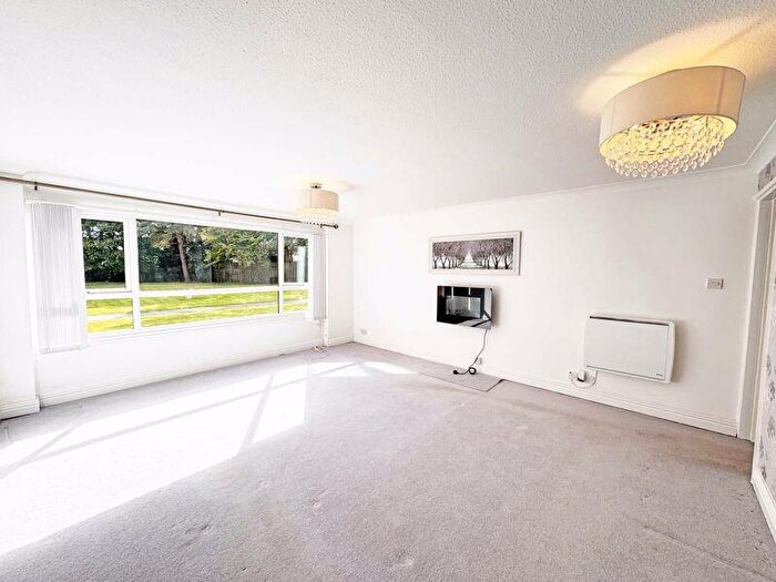 2 Bedroom Flat For Sale In Ground Floor Flat, Wharfedale Court, Chester Avenue, Poulton-Le-Fylde, FY6