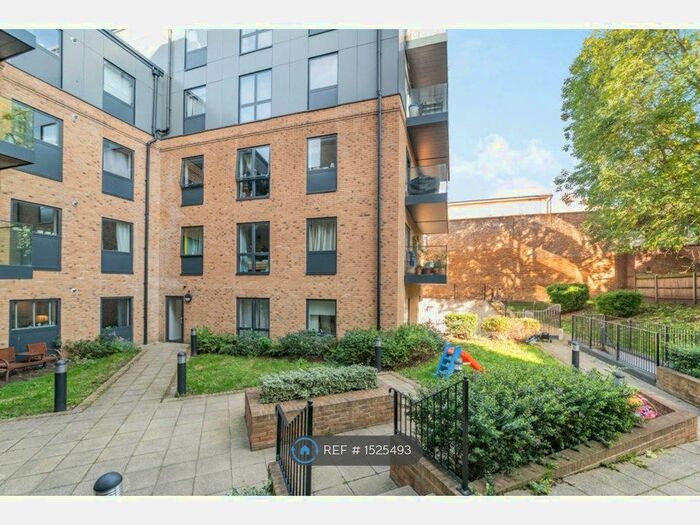 2 Bedroom Flat To Rent In Ardwell Road, London, SW2