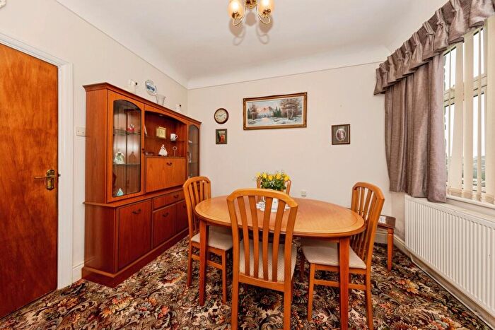 3 Bedroom Bungalow For Sale In Courtlands Park, Carmarthen, Carmarthenshire, SA31