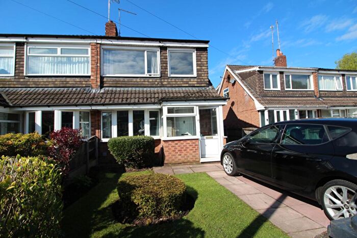 3 Bedroom Semi-Detached House To Rent In Nuttall Avenue, Whitefield, M45