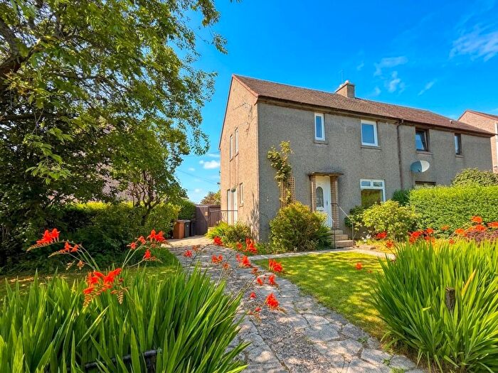 3 Bedroom Semi-Detached House For Sale In Sheddocksley Drive, Aberdeen, AB16