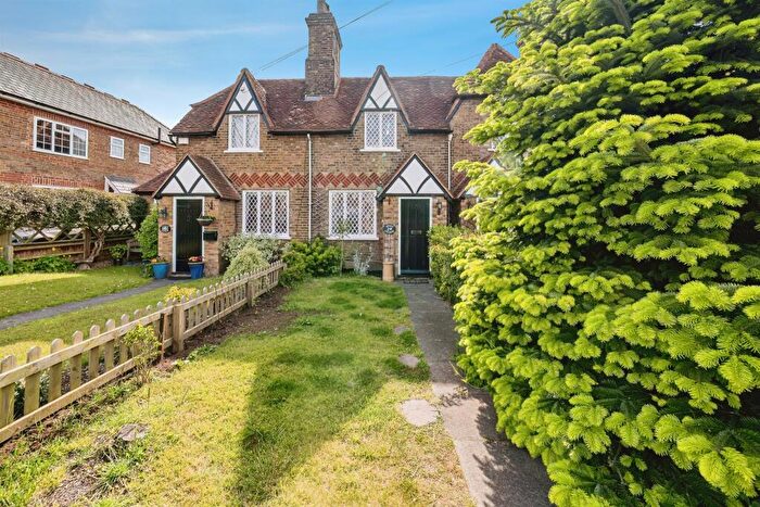 2 Bedroom Terraced House For Sale In Hill Farm Road, Taplow, Maidenhead, SL6