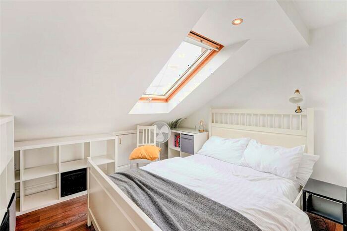 Apartment To Rent In Beauchamp Road, Battersea, SW11