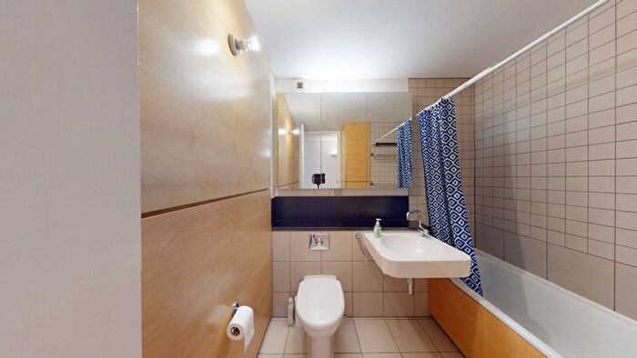 1 Bedroom Flat To Rent In West Parkside, London, SE10