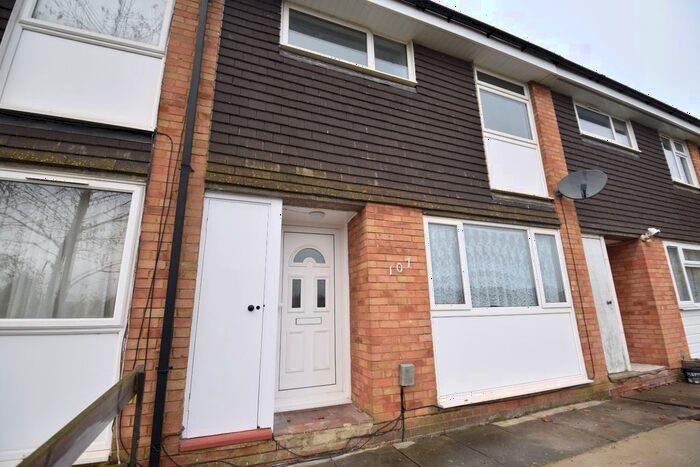 3 Bedroom Terraced House To Rent In Devon Road, Luton, Bedfordshire, LU2