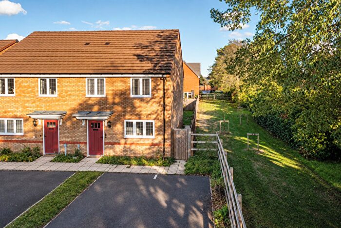 3 Bedroom Semi-Detached House For Sale In Harvest Mouse Place, Langford, SG18