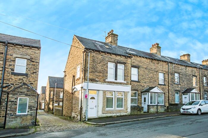 4 Bedroom Terraced House To Rent In Bath Place, Halifax, HX3
