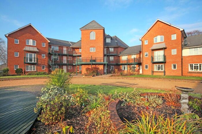3 Bedroom Apartment To Rent In St. Leonards Road Windsor, SL4