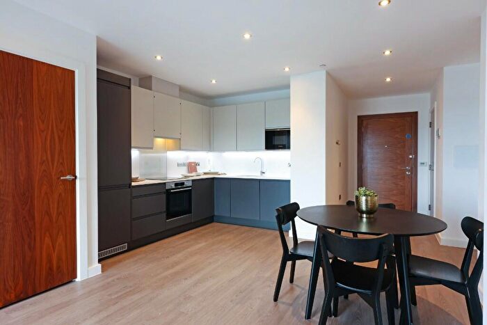 1 Bedroom Flat To Rent In Sutton Court Road, Sutton, Surrey, SM1