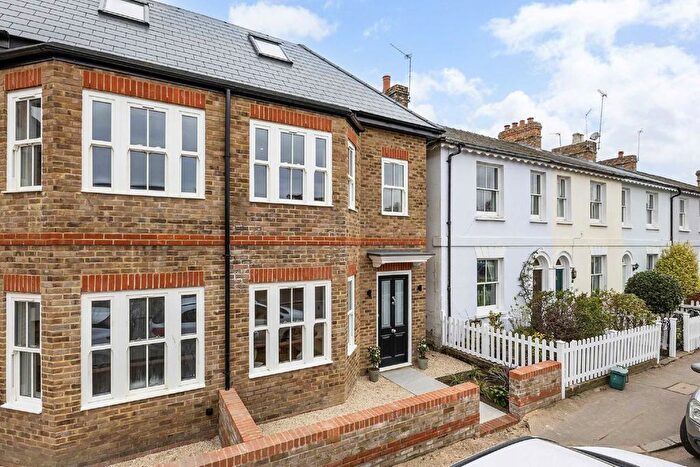 4 Bedroom Property For Sale In Station Road, Hampton, TW12
