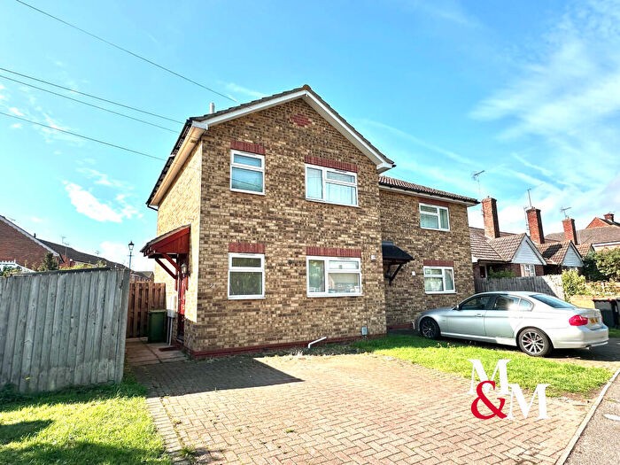 2 Bedroom Semi-Detached House To Rent In Plum Tree Lane, LU7