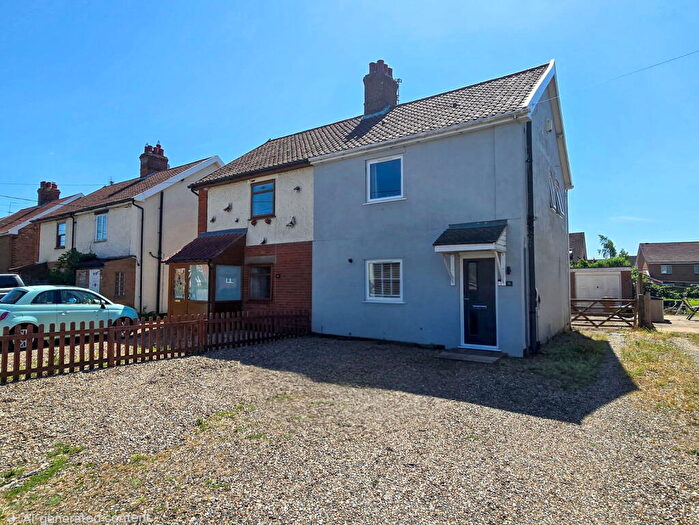 3 Bedroom Semi-Detached House For Sale In Besthorpe Road, Attleborough, NR17