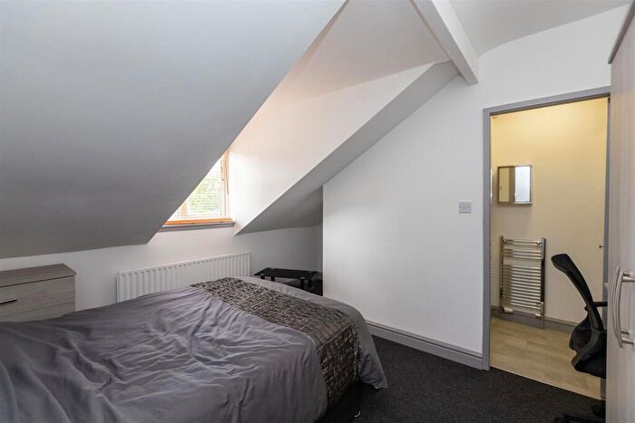 5 Bedroom House To Rent In Harborne Lane, Selly Oak, Birmingham, West Midlands, B29