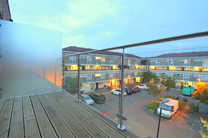 2 Bedroom Flat To Rent In Tidey Street, Bow, London, E3