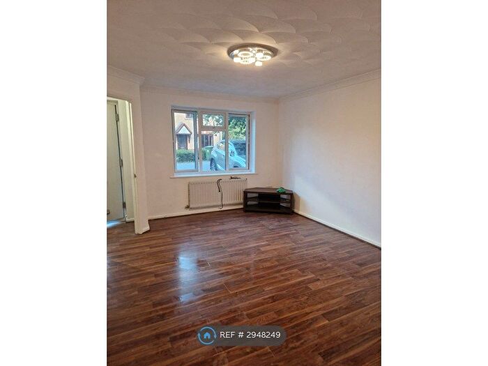 3 Bedroom Semi-Detached House To Rent In Lamberhurst Grove, Milton Keynes, MK7