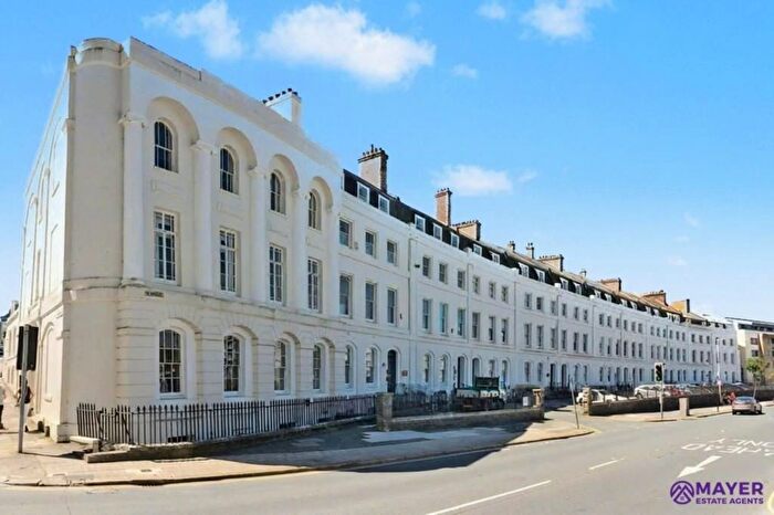 2 Bedroom Flat For Sale In The Crescent, Plymouth, PL1