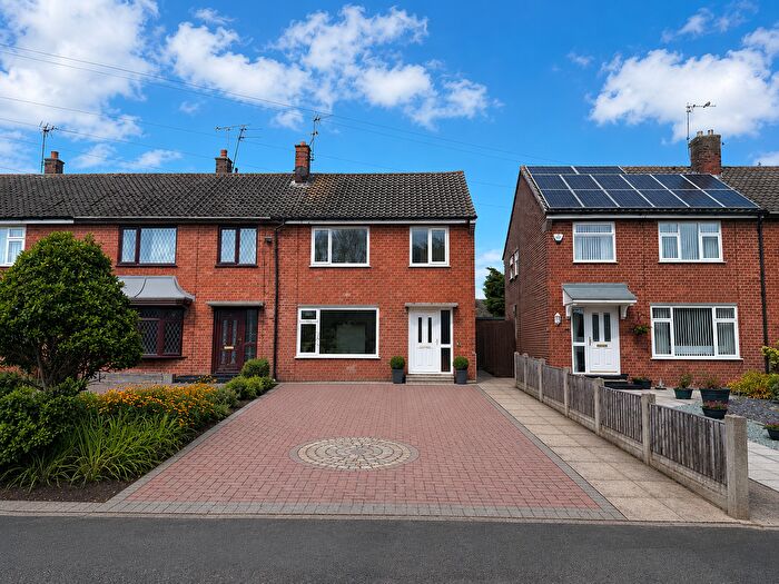 3 Bedroom Semi-Detached House For Sale In Schwartzman Drive, Southport, PR9