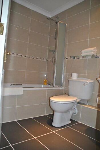 2 Bedroom Apartment To Rent In Knights Place, Windsor, SL4
