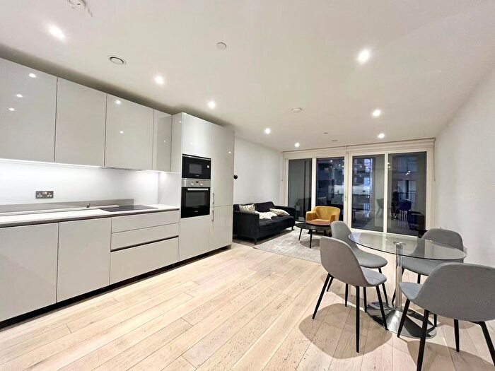 2 Bedroom Flat To Rent In Heygate Street, London, SE17