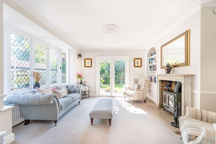 4 Bedroom Detached House For Sale In Chauntry Road, Maidenhead, SL6