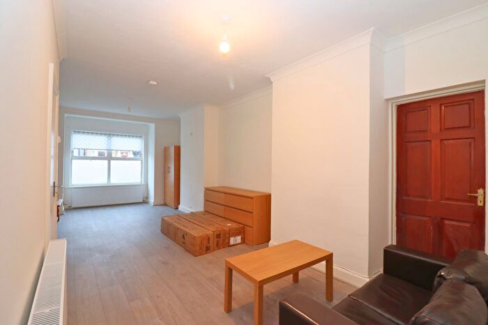 5 Bedroom Detached House To Rent In Douglas Road, Surbiton, KT6