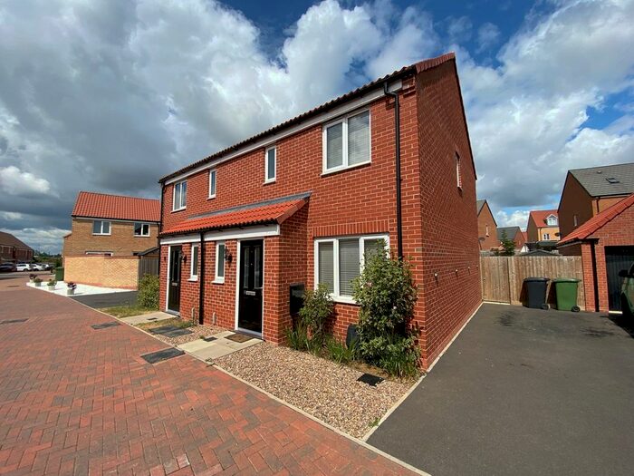 3 Bedroom Semi-Detached House To Rent In Fabian Grove, Peterborough, PE2