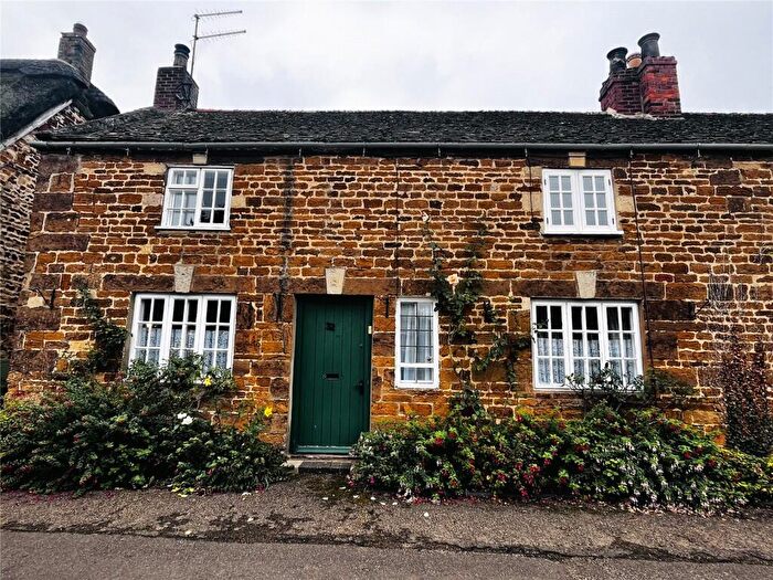 3 Bedroom End Of Terrace House To Rent In Main Street, Rockingham, LE16