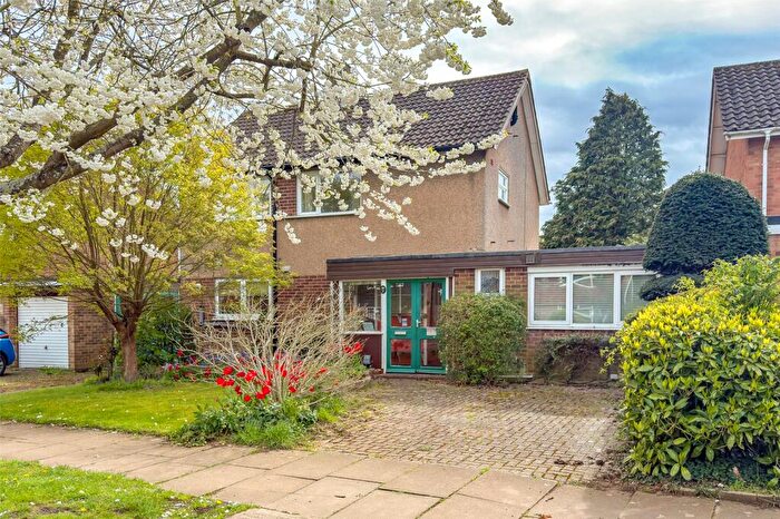 3 Bedroom Link Detached House For Sale In Foxcroft, St. Albans, Hertfordshire, AL1