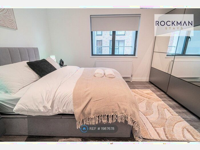 2 Bedroom Flat To Rent In High Street, Brentwood, CM14