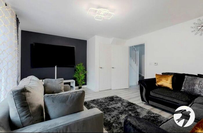 3 Bedroom Semi-Detached House To Rent In Templars Drive, Rochester, Kent, ME2