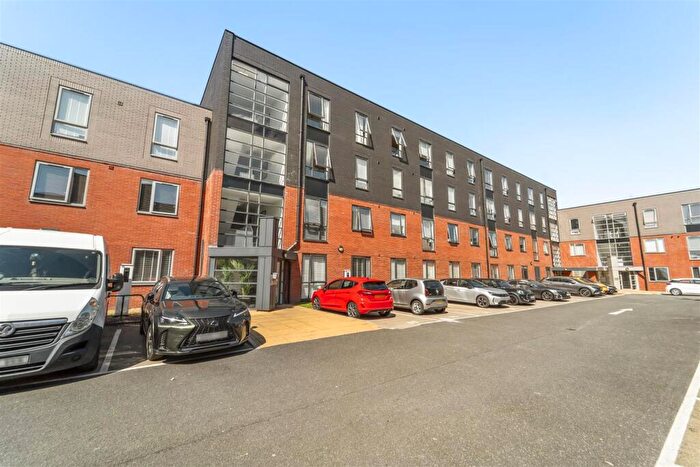 2 Bedroom Apartment For Sale In Crossford Court, Dane Road, Sale, M33