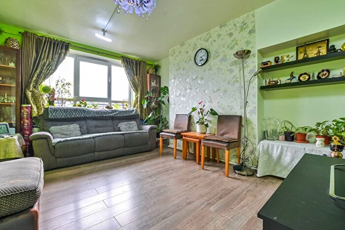 2 Bedroom Flat To Rent In Springfield, Hackney, London, E5
