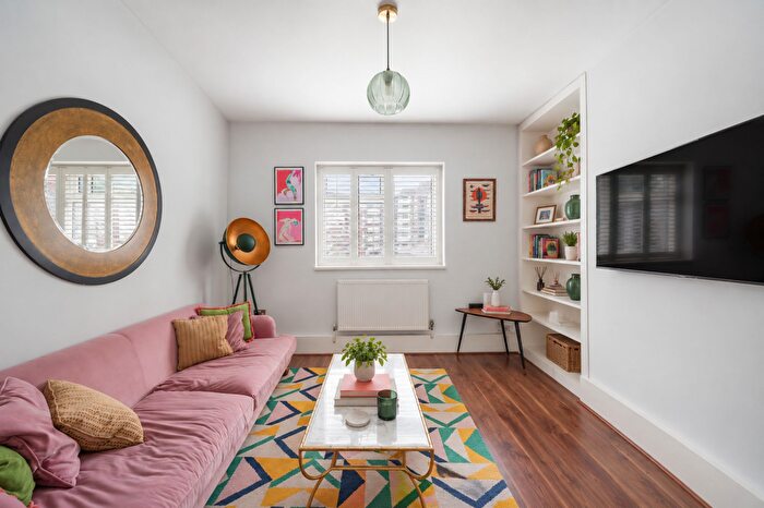 1 Bedroom Flat For Sale In Congreve Street, Comus House Congreve Street, SE17
