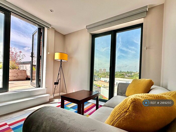 1 Bedroom Penthouse To Rent In Springwell Gardens, Leeds, LS12