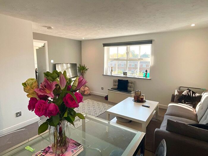 2 Bedroom Flat To Rent In Macmillan Way, London, SW17