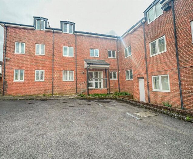2 Bedroom Apartment To Rent In Fosseway Court, Swindon, Wiltshire, SN1