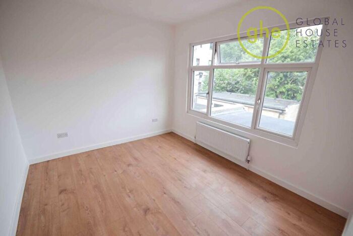 1 Bedroom Flat To Rent In Ilford Lane, Ilford, London, IG1