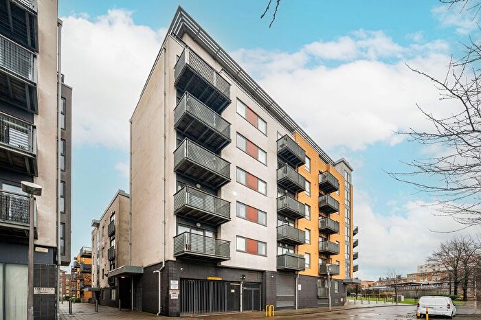 2 Bedroom Flat To Rent In Tarves Way, Greenwich, London, SE10