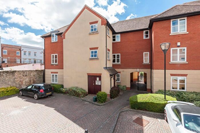 1 Bedroom Apartment For Sale In Regal Close, OX14