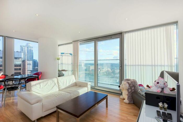 2 Bedroom Apartment To Rent In Marsh Wall, London, E14